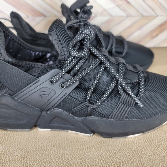 Fabletics Workout Running Reflective Sneakers Size 6 - Picture 2 of 6